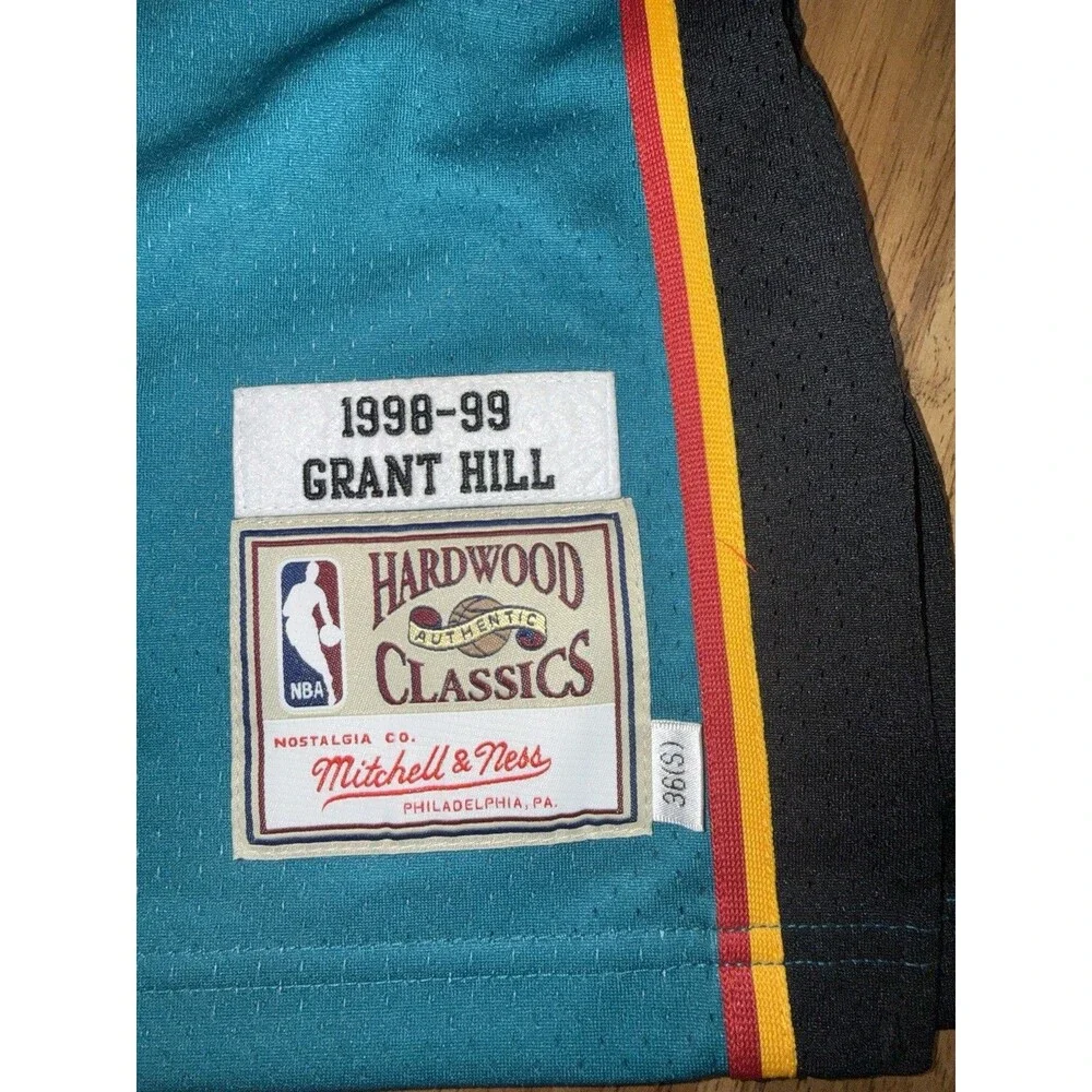 mitchell and ness nba jersey Detroit Pistons Grant Hill Throwback Small Stitched
